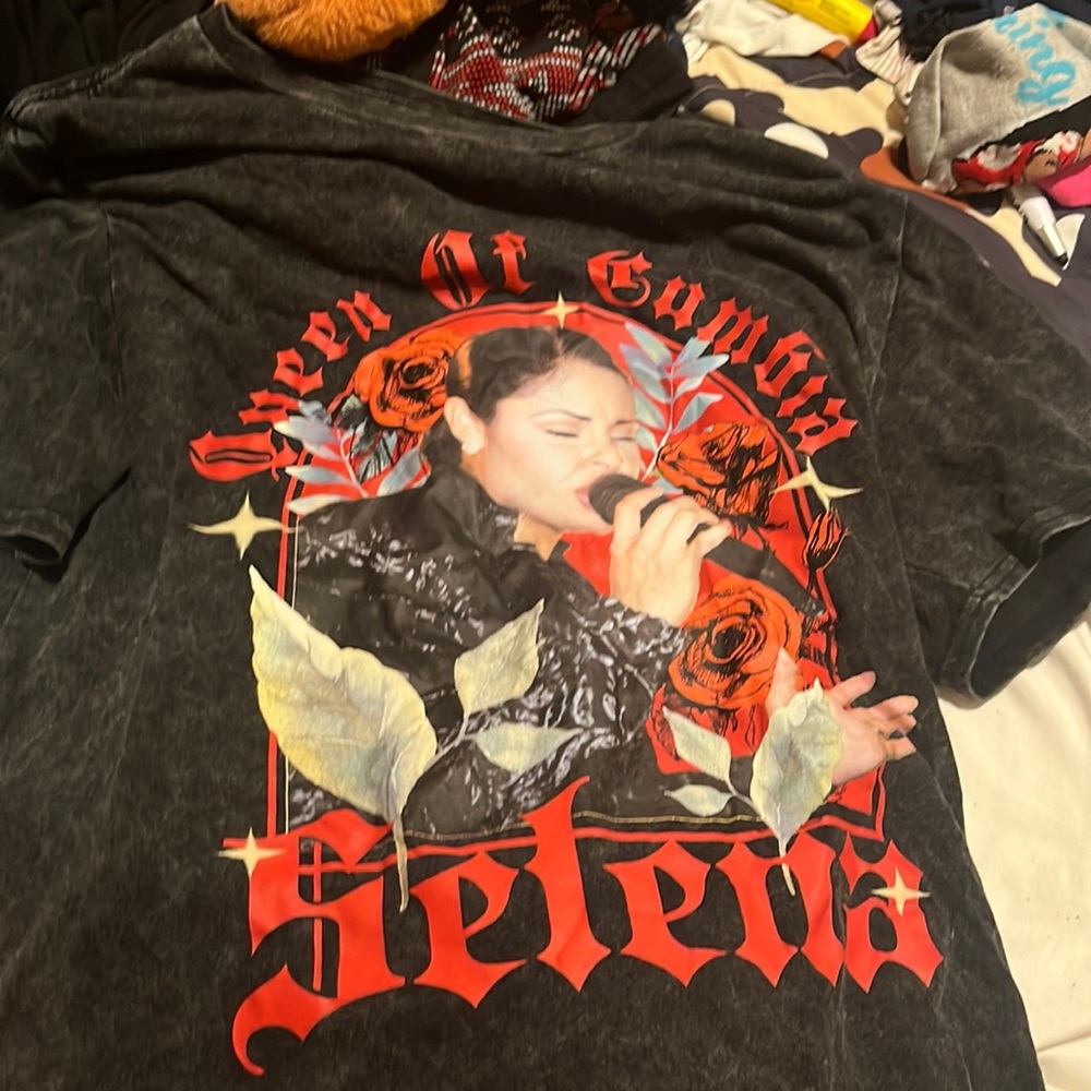 Grey/black tee shirt with Selena large